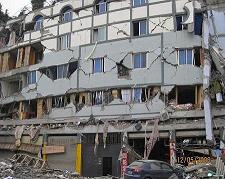 地震中破损的房屋